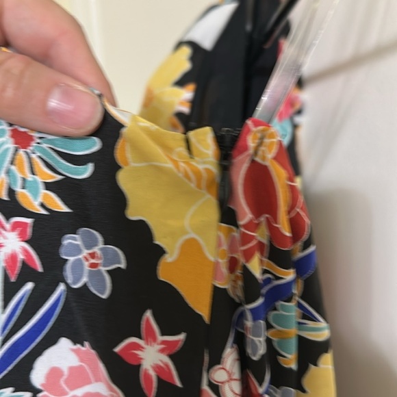 NWT Entro Carly Floral Romper Large - Picture 8 of 9